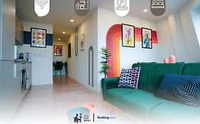 Two Bedroom Apartment By Littlepiggyrentals Short Lets & Serviced Accommodation Bedford With Free Parking